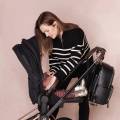 joissy-MOON-plecak-do-wozka-dla-mamy-black-modelka-bok1.jpg