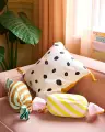 pol_pl_Kids-Concept-Poduszka-cukierek-rozowa-PIPPI-35769_7.webp