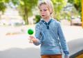 pol_pm_BS-Toys-Kendama-gra-zrecznosciowa-dla-dzieci-cwiczenie-refleksu-i-precyzji-6-628_2.jpg