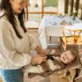 pol_pl_LEANDER-Newborn-Seat-do-krzeselka-do-karmienia-Louie-TM-i-Classic-TM-Mocca-35560_8.jpg