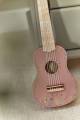 pol_pm_Little-Dutch-Drewniana-gitara-rozowa-Safari-Friends-FSC-6018_8.jpg
