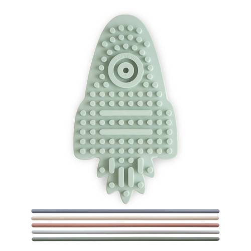 Mushie Tablica sensoryczna labirynt przeplatanka Rakieta 840355804058 (1).jpg