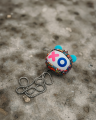 pol_pm_Kiddoboo-GOAT-Earbuds-Graffiti-sluchawki-bezprzewodowe-mikrofon-lekkie-etui-wisiorek-9-716_7.png