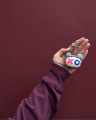 pol_pm_Kiddoboo-GOAT-Earbuds-Graffiti-sluchawki-bezprzewodowe-mikrofon-lekkie-etui-wisiorek-9-716_10.png