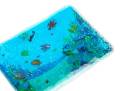 Mata sensoryczna z płynem Ocean Animals 31x22cm sense2play 5407010496369 (2).jpg