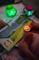 pol_pl_Glo-Pals-Interaktywna-swiecaca-ksiazeczka-Alex-pyta-Jaka-jest-pogoda-seria-Light-Up-Library-TM-807_2.jpg
