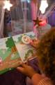pol_pm_Glo-Pals-Interaktywna-swiecaca-ksiazeczka-Ksiezniczka-Ida-i-jej-zaginiona-magiczna-rozdzka-seria-Light-Up-Library-TM-814_4.jpg