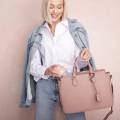 joissy-mila-torba-do-wozka-dla-mamy-pearl-pink-modelka-przod (1).jpg
